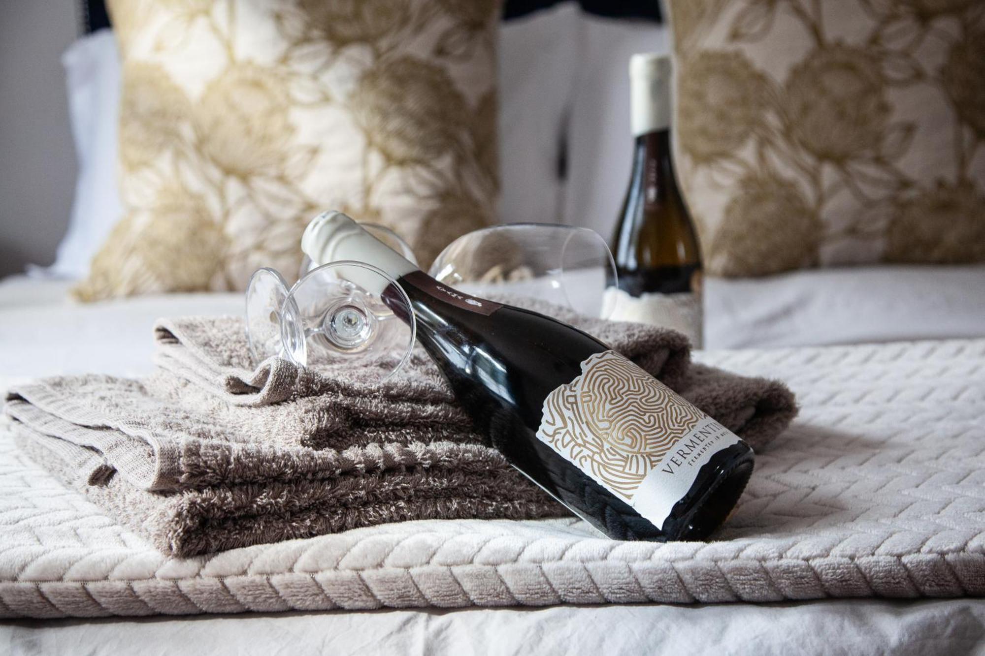 Bed and Breakfast Ayama Wine Farm - Manor House Веллінґтон Екстер'єр фото